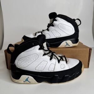 Nike Boys Air Jordan 9 Retro  White Basketball Shoes Sneakers Size 2.5Y